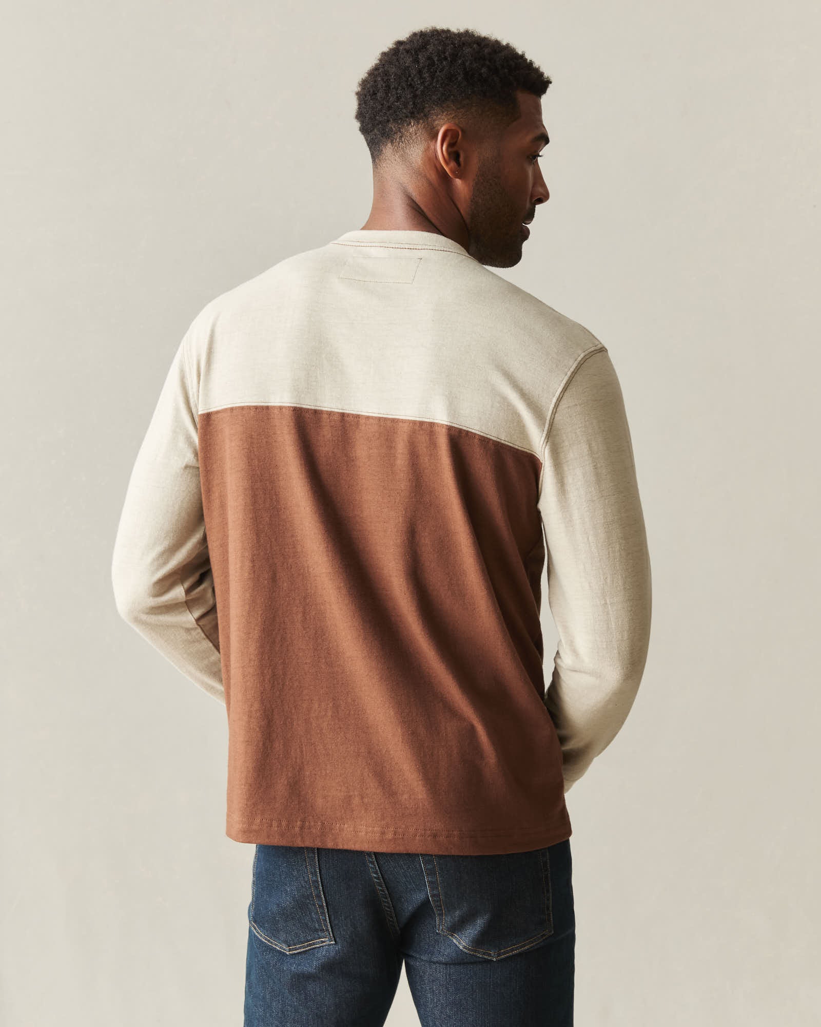 Men's Hemp Colorblock Long Sleeve Tee - Feather Grey Tiramisu - Image 3
