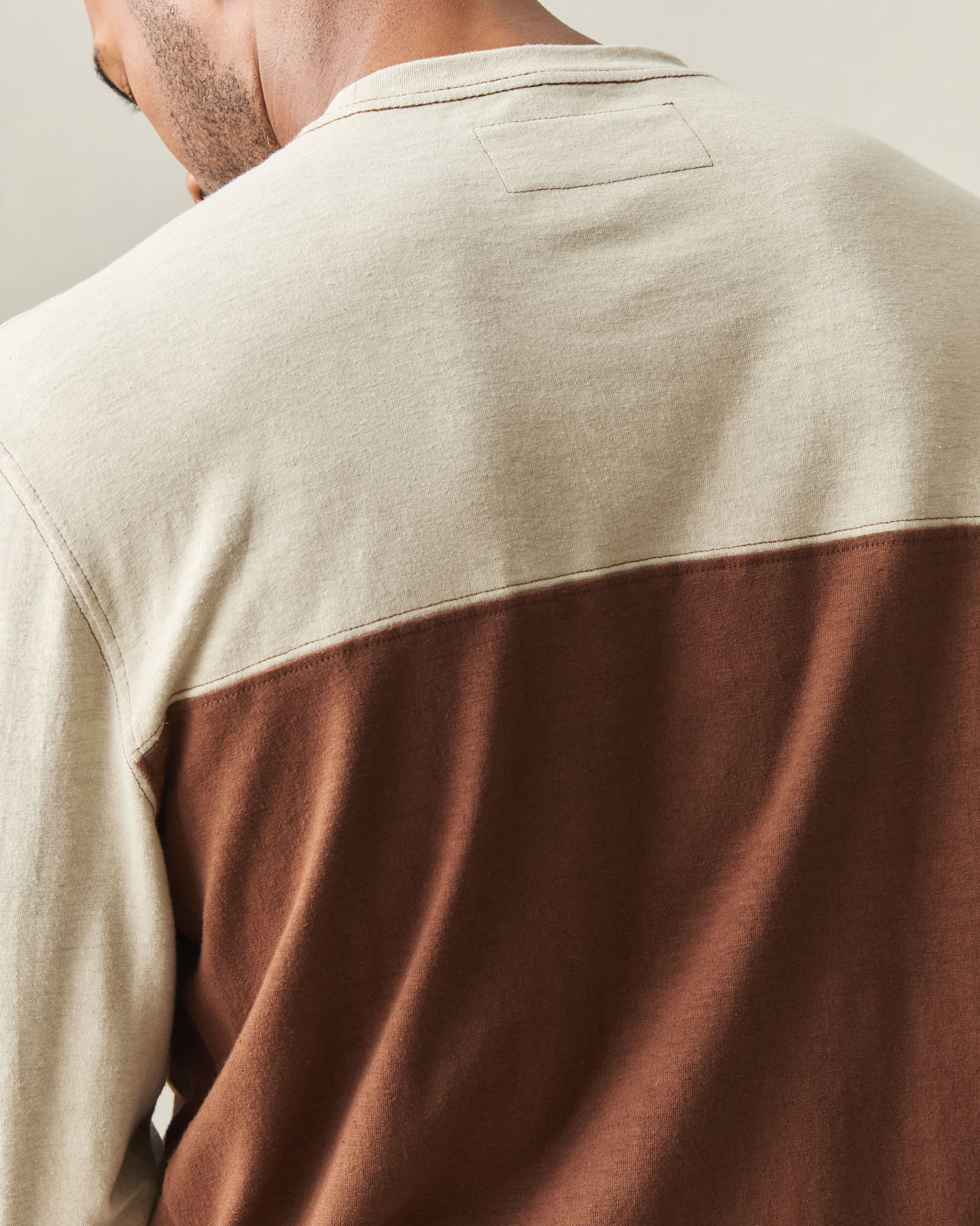 Men's Hemp Colorblock Long Sleeve Tee - Feather Grey Tiramisu - Image 5