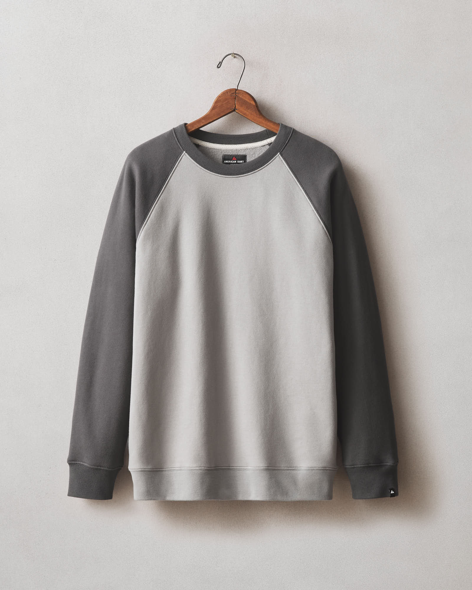 Men's Colorblock Midweight Crewneck - Sharkskin Dark Charcoal