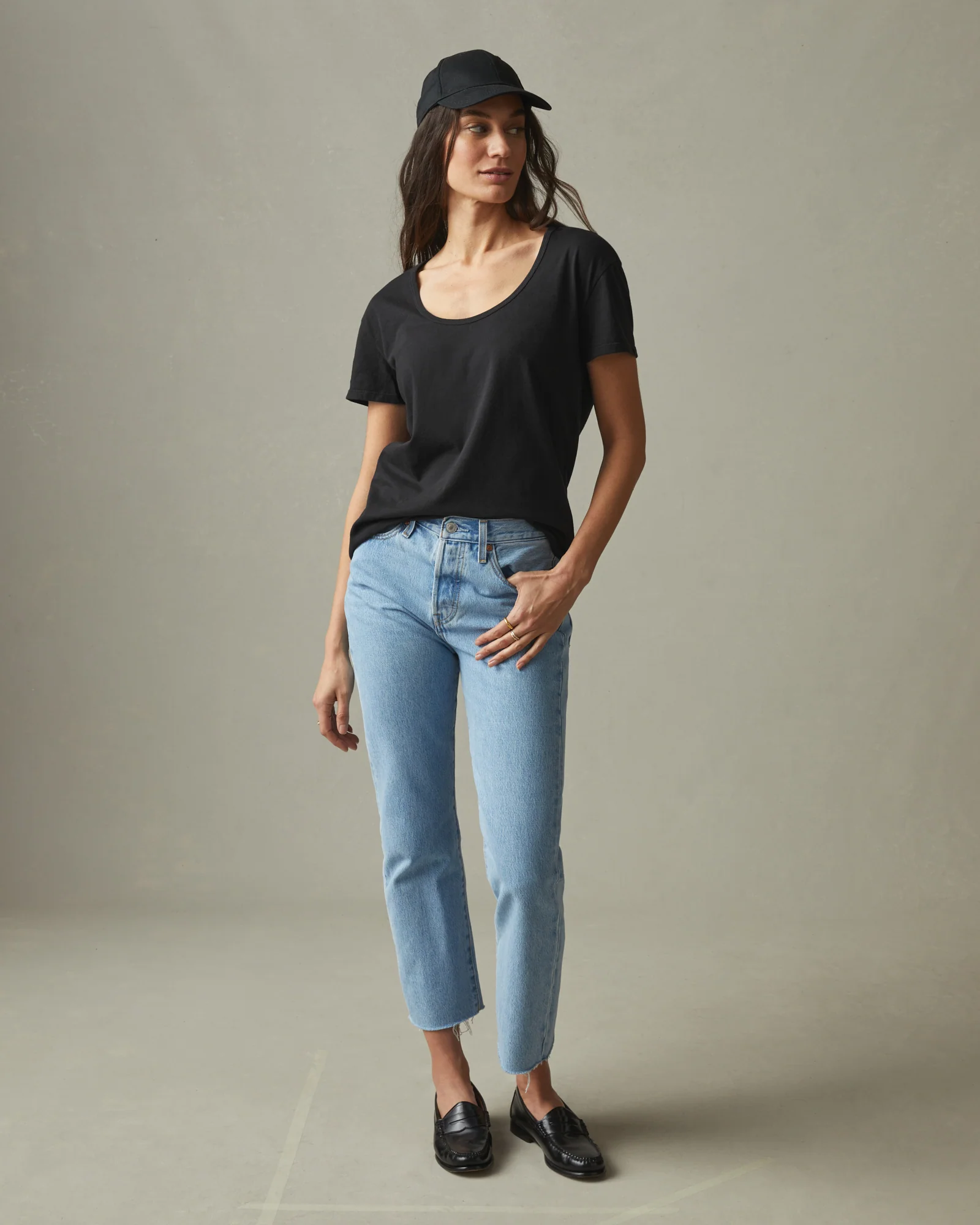 Women's Classic Cotton Scoop Tee - Black - Image 5